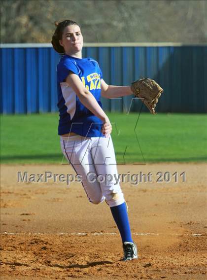 Thumbnail 2 in North Lamar vs. Gilmer photogallery.