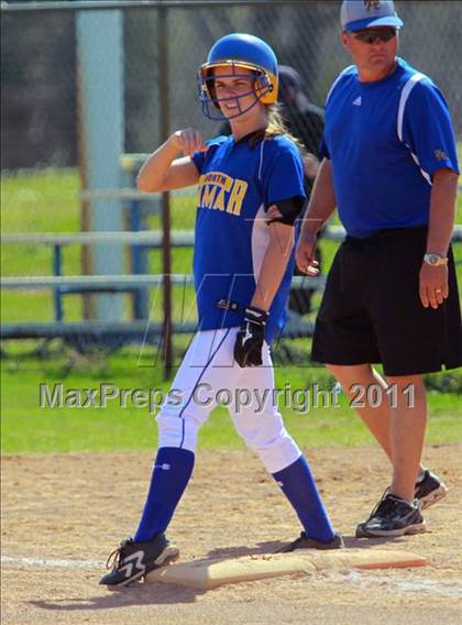 Thumbnail 1 in North Lamar vs. Gilmer photogallery.