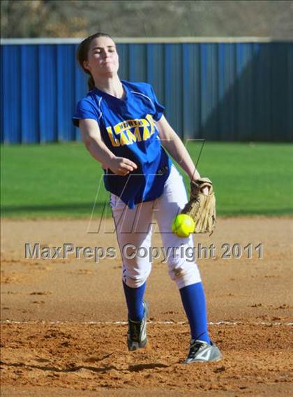 Thumbnail 1 in North Lamar vs. Gilmer photogallery.