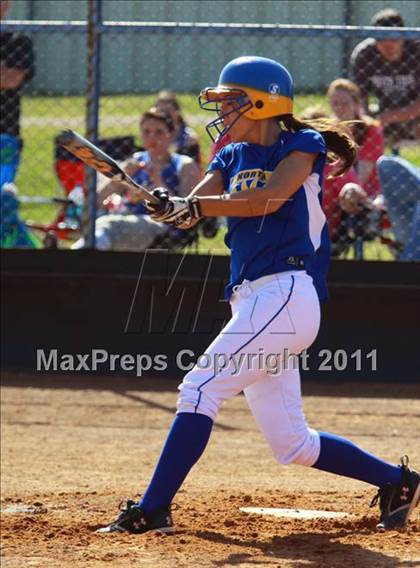 Thumbnail 2 in North Lamar vs. Gilmer photogallery.