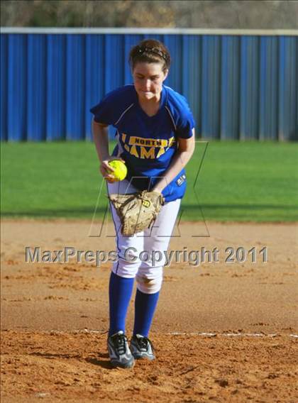 Thumbnail 2 in North Lamar vs. Gilmer photogallery.
