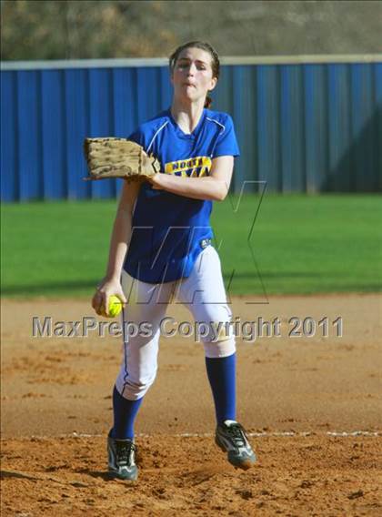 Thumbnail 3 in North Lamar vs. Gilmer photogallery.