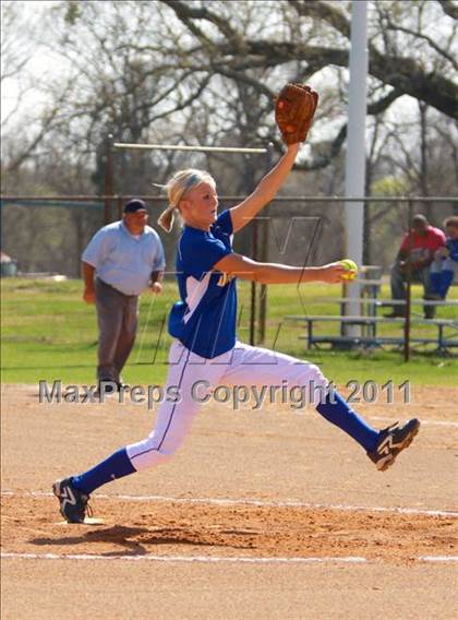 Thumbnail 2 in North Lamar vs. Gilmer photogallery.