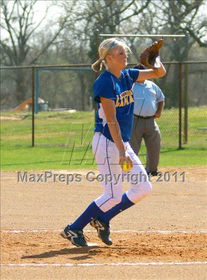 Thumbnail 1 in North Lamar vs. Gilmer photogallery.