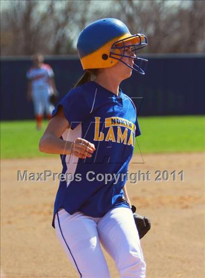Thumbnail 2 in North Lamar vs. Gilmer photogallery.