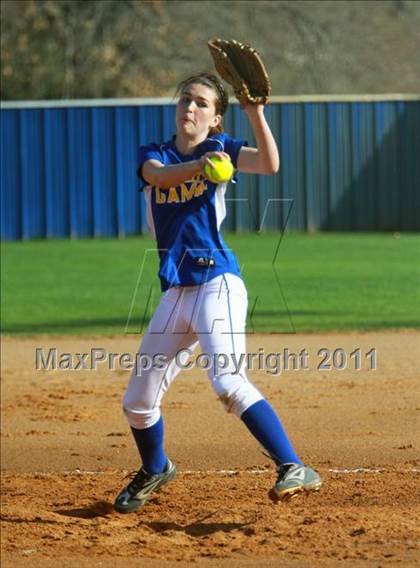 Thumbnail 2 in North Lamar vs. Gilmer photogallery.