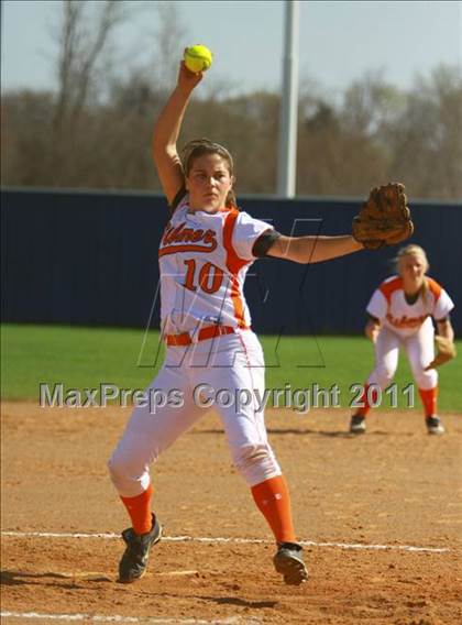 Thumbnail 2 in North Lamar vs. Gilmer photogallery.