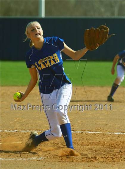 Thumbnail 2 in North Lamar vs. Gilmer photogallery.