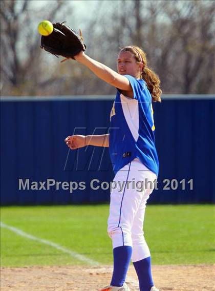 Thumbnail 3 in North Lamar vs. Gilmer photogallery.