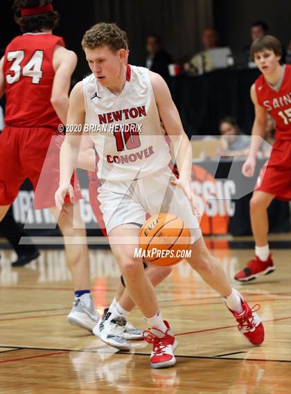 Thumbnail 2 in St. Stephens vs. Newton-Conover (Dick's Sporting Goods Classic) photogallery.