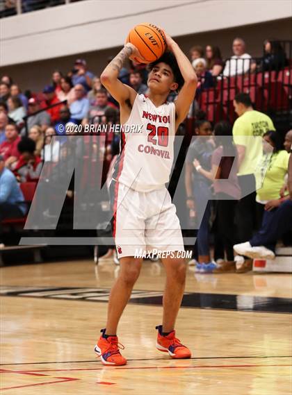 Thumbnail 3 in St. Stephens vs. Newton-Conover (Dick's Sporting Goods Classic) photogallery.