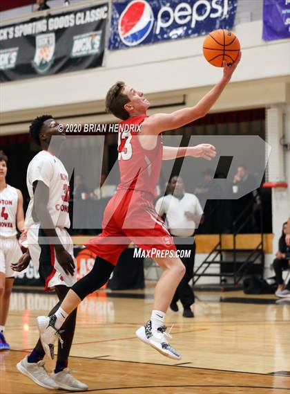 Thumbnail 2 in St. Stephens vs. Newton-Conover (Dick's Sporting Goods Classic) photogallery.