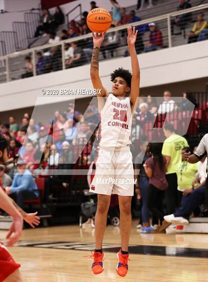 Thumbnail 1 in St. Stephens vs. Newton-Conover (Dick's Sporting Goods Classic) photogallery.