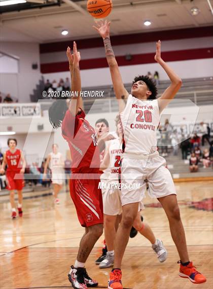 Thumbnail 1 in St. Stephens vs. Newton-Conover (Dick's Sporting Goods Classic) photogallery.
