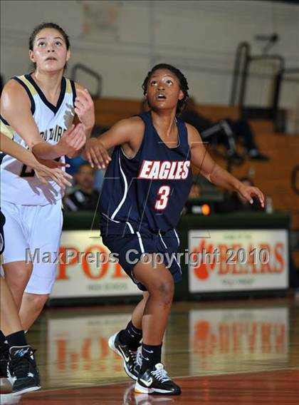 Thumbnail 3 in Yucaipa vs. La Sierra (Lady Bears Holiday Classic) photogallery.