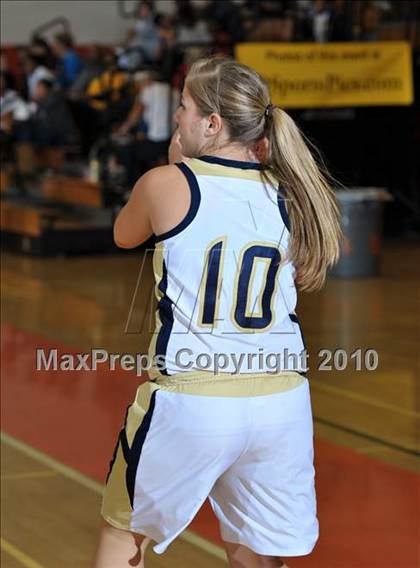 Thumbnail 3 in Yucaipa vs. La Sierra (Lady Bears Holiday Classic) photogallery.