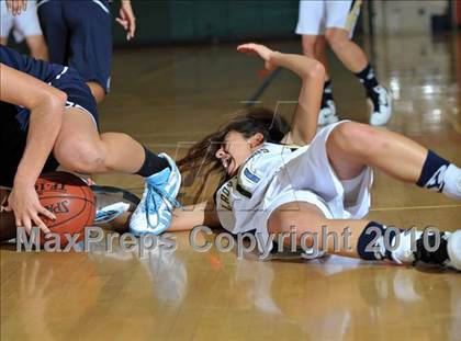 Thumbnail 2 in Yucaipa vs. La Sierra (Lady Bears Holiday Classic) photogallery.
