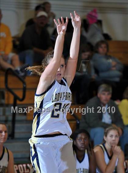 Thumbnail 1 in Yucaipa vs. La Sierra (Lady Bears Holiday Classic) photogallery.