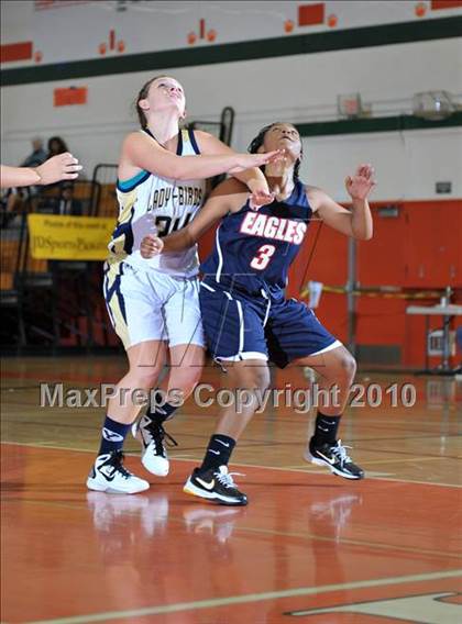 Thumbnail 2 in Yucaipa vs. La Sierra (Lady Bears Holiday Classic) photogallery.