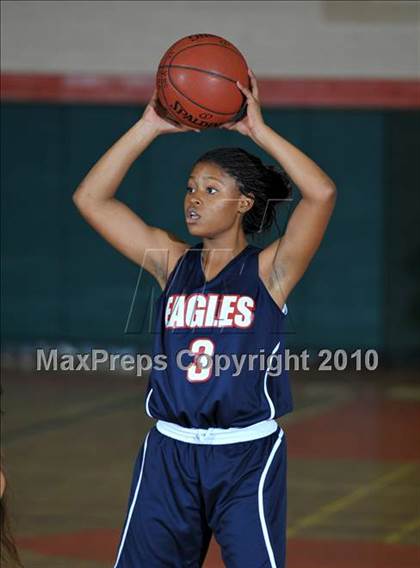 Thumbnail 1 in Yucaipa vs. La Sierra (Lady Bears Holiday Classic) photogallery.
