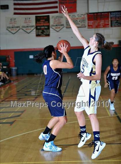 Thumbnail 3 in Yucaipa vs. La Sierra (Lady Bears Holiday Classic) photogallery.
