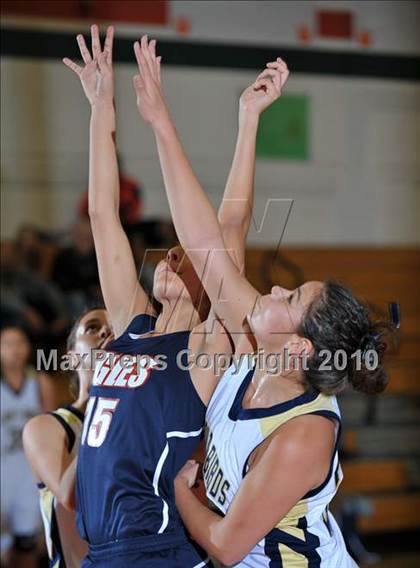 Thumbnail 3 in Yucaipa vs. La Sierra (Lady Bears Holiday Classic) photogallery.