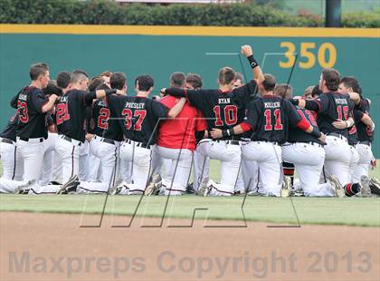 Thumbnail 3 in Liberty vs. Mansfield Legacy (UIL 4A Region 2 Semifinals) photogallery.