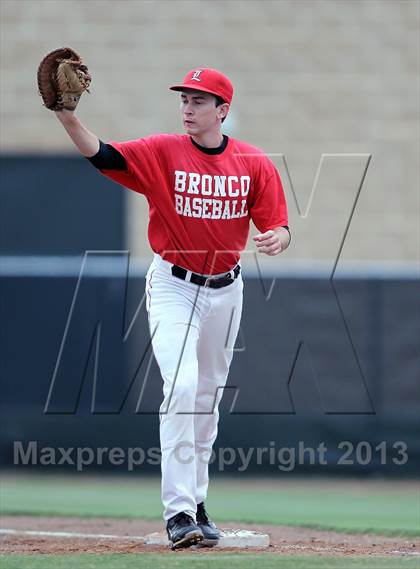 Thumbnail 1 in Liberty vs. Mansfield Legacy (UIL 4A Region 2 Semifinals) photogallery.