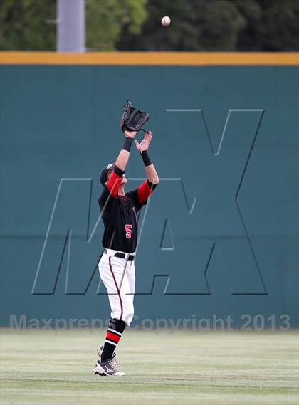 Thumbnail 3 in Liberty vs. Mansfield Legacy (UIL 4A Region 2 Semifinals) photogallery.