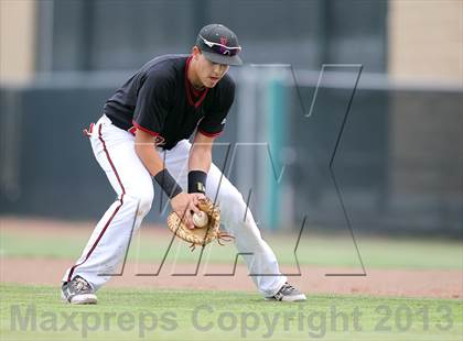 Thumbnail 1 in Liberty vs. Mansfield Legacy (UIL 4A Region 2 Semifinals) photogallery.