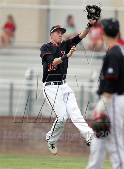 Thumbnail 2 in Liberty vs. Mansfield Legacy (UIL 4A Region 2 Semifinals) photogallery.