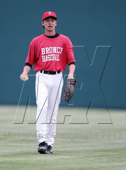 Thumbnail 1 in Liberty vs. Mansfield Legacy (UIL 4A Region 2 Semifinals) photogallery.