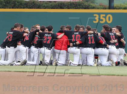 Thumbnail 1 in Liberty vs. Mansfield Legacy (UIL 4A Region 2 Semifinals) photogallery.