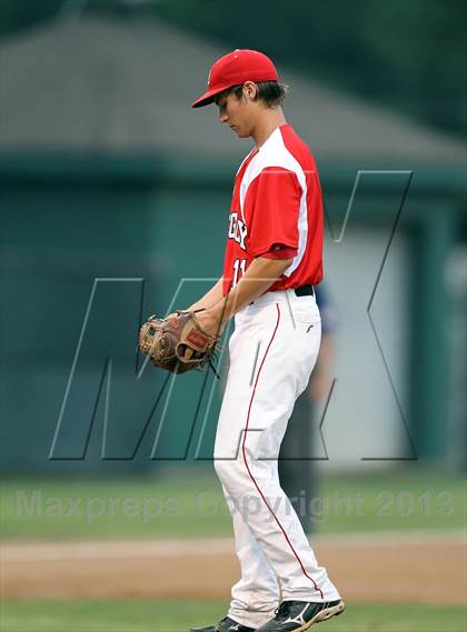 Thumbnail 1 in Liberty vs. Mansfield Legacy (UIL 4A Region 2 Semifinals) photogallery.