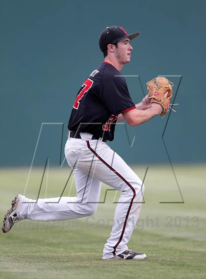 Thumbnail 2 in Liberty vs. Mansfield Legacy (UIL 4A Region 2 Semifinals) photogallery.