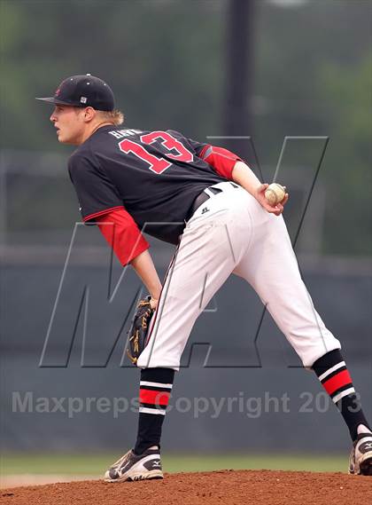 Thumbnail 3 in Liberty vs. Mansfield Legacy (UIL 4A Region 2 Semifinals) photogallery.