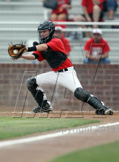 Thumbnail 3 in Liberty vs. Mansfield Legacy (UIL 4A Region 2 Semifinals) photogallery.