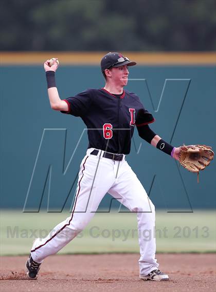 Thumbnail 3 in Liberty vs. Mansfield Legacy (UIL 4A Region 2 Semifinals) photogallery.