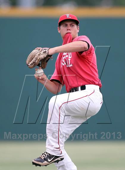 Thumbnail 3 in Liberty vs. Mansfield Legacy (UIL 4A Region 2 Semifinals) photogallery.