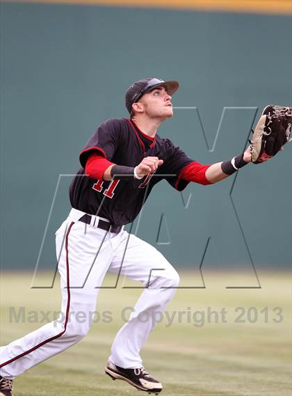 Thumbnail 3 in Liberty vs. Mansfield Legacy (UIL 4A Region 2 Semifinals) photogallery.