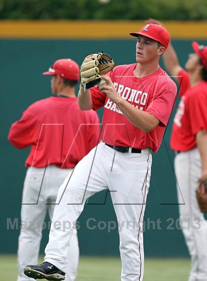 Thumbnail 3 in Liberty vs. Mansfield Legacy (UIL 4A Region 2 Semifinals) photogallery.