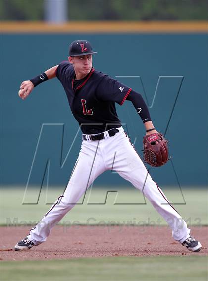 Thumbnail 2 in Liberty vs. Mansfield Legacy (UIL 4A Region 2 Semifinals) photogallery.