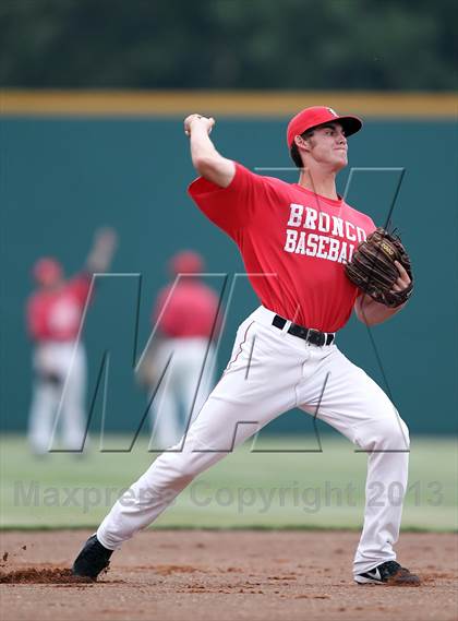 Thumbnail 2 in Liberty vs. Mansfield Legacy (UIL 4A Region 2 Semifinals) photogallery.