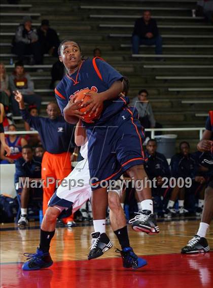 Thumbnail 2 in College Park vs. Bush (McDonalds Texas Invitational) photogallery.