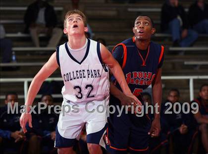Thumbnail 2 in College Park vs. Bush (McDonalds Texas Invitational) photogallery.