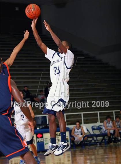 Thumbnail 2 in College Park vs. Bush (McDonalds Texas Invitational) photogallery.