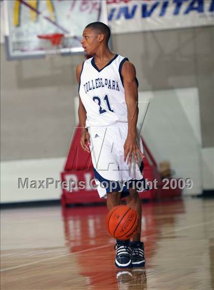 Thumbnail 3 in College Park vs. Bush (McDonalds Texas Invitational) photogallery.