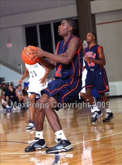 Thumbnail 3 in College Park vs. Bush (McDonalds Texas Invitational) photogallery.
