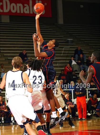 Thumbnail 1 in College Park vs. Bush (McDonalds Texas Invitational) photogallery.
