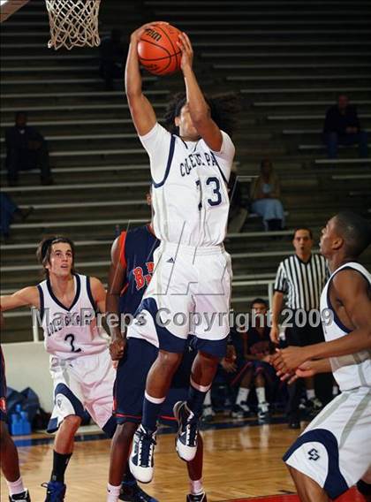 Thumbnail 2 in College Park vs. Bush (McDonalds Texas Invitational) photogallery.